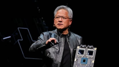 El consejero delegado de Nvidia, Jensen Huang, presenta la plataforma Nvidia Blackwell en un evento en Taipei, Taiwán, en junio.