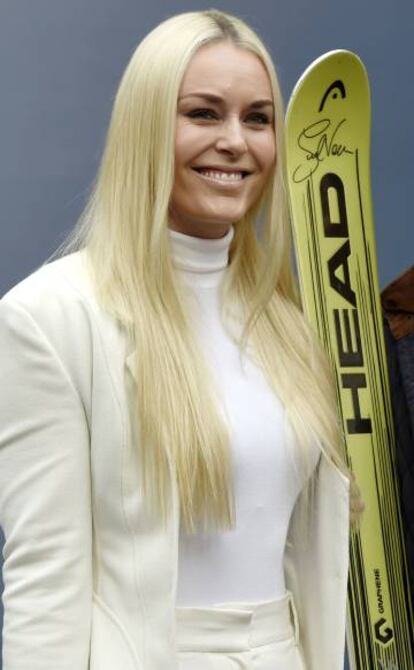 Lindsey Vonn posa ante los fotógrafos tras su llegada a Oviedo.