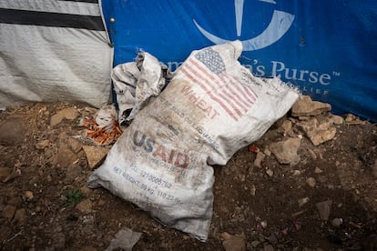 Más del 58% de la población de Etiopía se encuentra en situación de inseguridad alimentaria moderada o grave, de acuerdo con un informe del Programa Mundial de Alimentos. Parte de la población que necesita asistencia humanitaria vive en Tigray. Entre 2021 y 2023, USAID asignó 3.300 millones de dólares (2.900 millones de euros) en ayuda humanitaria para el país.