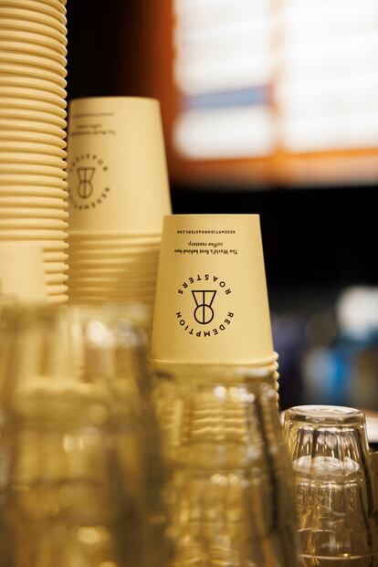 Detalle de la cafetería de Redemption Roasters.