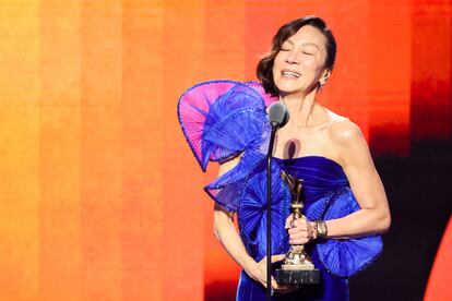 Michelle Yeoh ganó el premio de actuación de los premios Spirit, entregados este sábado en Santa Mónica.