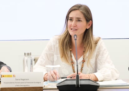 La vicepresidenta tercera del Gobierno y ministra para la Transición Ecológica y el Reto Demográfico, Sara Aagesen, en la presentación del mapa de puntos de recarga eléctrica, a 7 de abril de 2025, en Madrid (España).