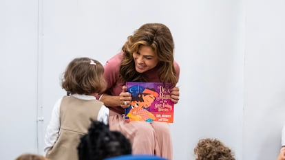 Eva Mendes reads her book, 'Desi, Mami, and the Never-Ending Worries,' to children in New York on September 18, 2024.