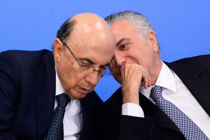 Meirelles e Temer durante encontro com empresários.