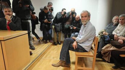 Willy Toledo, en el juzgado el día de la vista oral. En vídeo, declaraciones de Toledo antes de entrar en el juzgado el día de la vista oral.