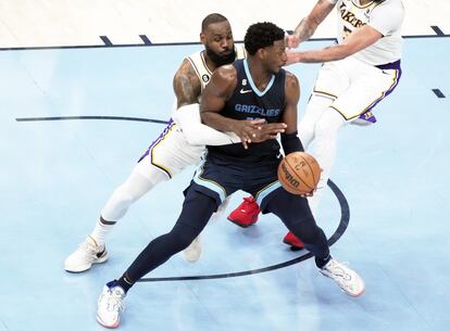 LeBron James LA Lakers and Jaren Jackson Jr Memphis Grizzlies