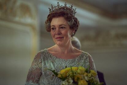 Olivia Colman na quarta temporada de ‘The Crown’. A série tem seis candidaturas no Globo de Ouro 2021.