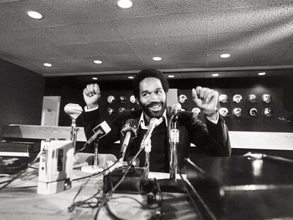 A primeira série com um Oscar não poderia ser deixada sem menção nos prêmios da televisão, e certamente vai arrasar em todas as categorias de documentários. É que o relato da vida de O.J. Simpson e seu crime é uma das histórias mais emocionantes e atuais de todas as que nasceram nos últimos anos da televisão. Porque não fala apenas sobre o assassinato de sua esposa e toda a negligência policial cometida, mas também sobre racismo (e o uso da raça), violência policial e a mídia do infotenimento.