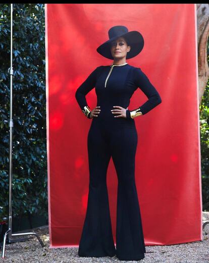 Tracey Ellis Ross, hija de Diana Ross, nunca defrauda y llegó a lucir hasta dos estilismos. Este, firmado por Alberta Ferretti.