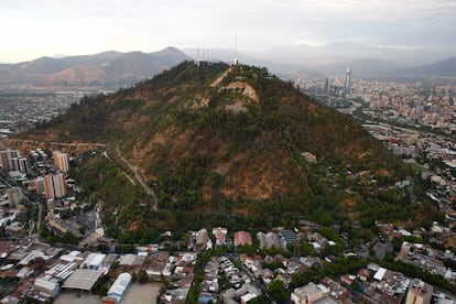 El Cerro San Cristóbal en Santiago de Chile, en febrero de 2015.