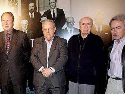 De izquierda a derecha, Patxi López, Lentxu Rubial, Andoni Monforte, Txiki Benegas, Pedro Morales y José Antonio Maturana.