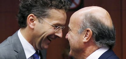 Jeroen Dijsselbloem y el ministro de economía Luis de Guindos.