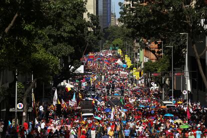 El oficialismo y la oposición convocaron a manifestaciones multitudinarias el mismo día. 