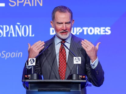 El rey Felipe VI hace alusión a su cara quemada por el sol durante su participación en un acto el pasado 31 de marzo.