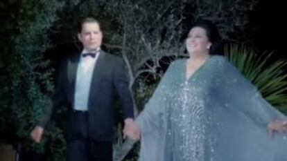 Freddie Mercury and Montserrat Caballé perform 'Barcelona'.